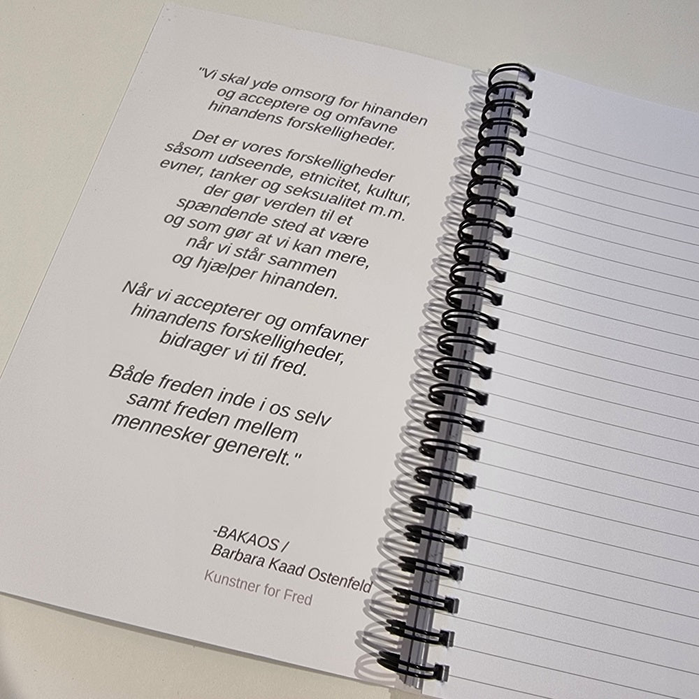 Notesbog - Art for Peace - med BAKAOS-citat på dansk